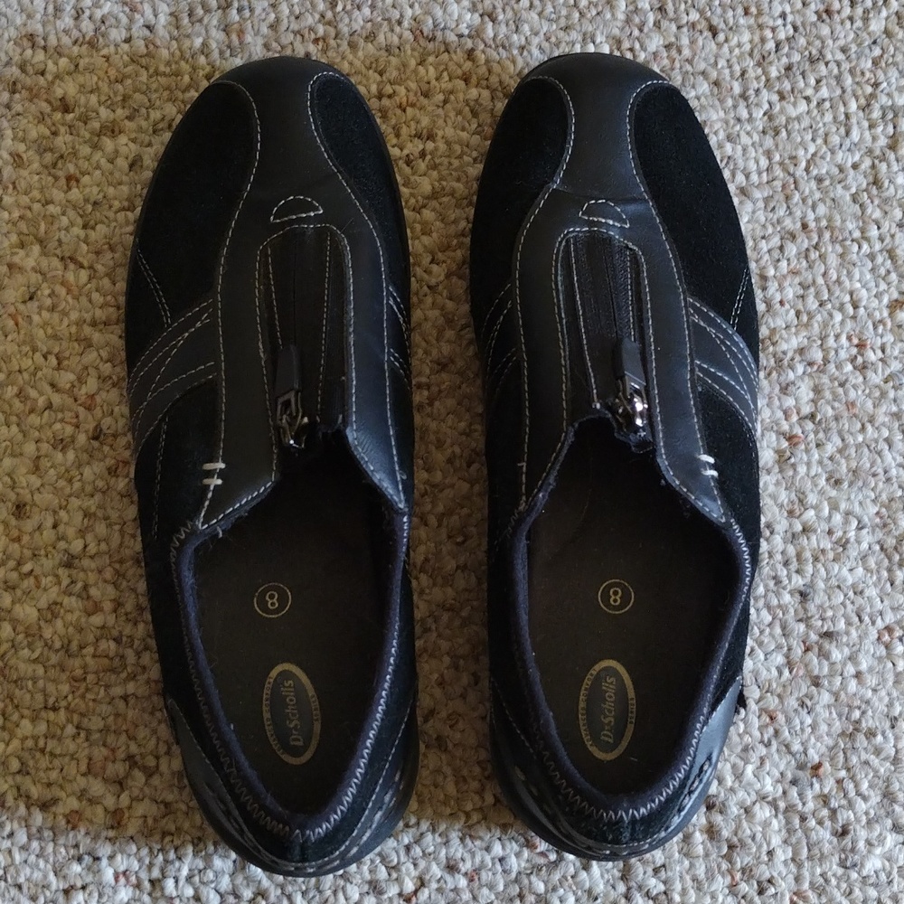 Dr. Scholl's Suede with front zipper on top.